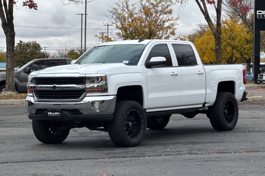 Used 2017 Chevrolet Silverado 1500 LT w/ All Star Edition AWD/4WD image 4