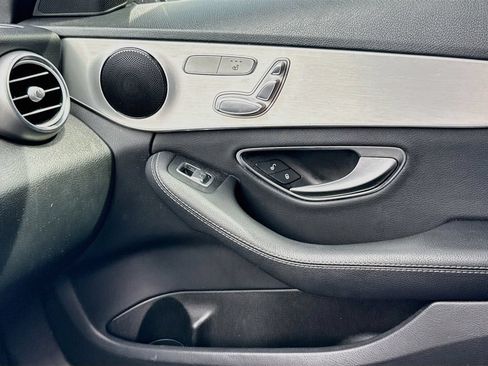 Used 2019 Mercedes-Benz C 300 Sedan w/ Premium Package image 17