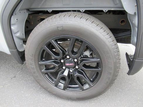 Used 2024 GMC Sierra 1500 Elevation AWD/4WD image 8