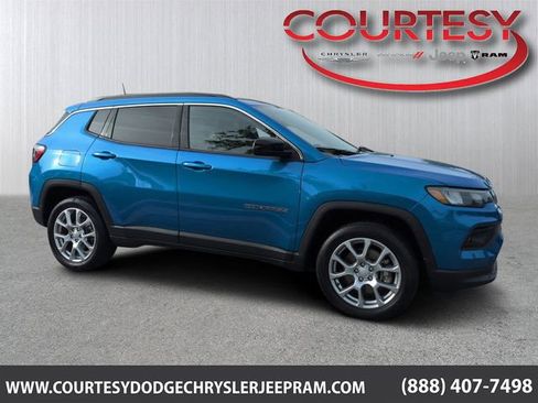 Certified 2024 Jeep Compass Latitude AWD/4WD image 1