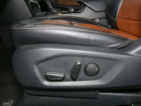 Used 2019 Ford Explorer XLT w/ Equipment Group 202A AWD/4WD image 39