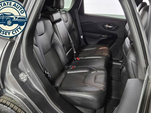 Used 2021 Jeep Cherokee Latitude Plus w/ Sun & Sound Group AWD/4WD image 38