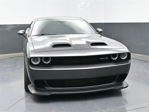 Used 2019 Dodge Challenger SRT Hellcat Redeye image 40