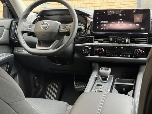 New 2026 Nissan Pathfinder SV image 11