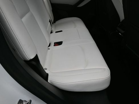 Used 2021 Tesla Model Y Long Range AWD/4WD image 31