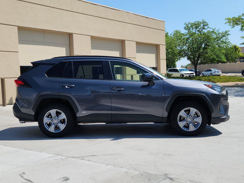 Used 2022 Toyota RAV4 LE AWD/4WD image 6