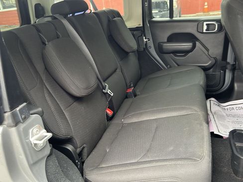 Used 2023 Jeep Wrangler Unlimited w/ Cold Weather Group AWD/4WD image 9