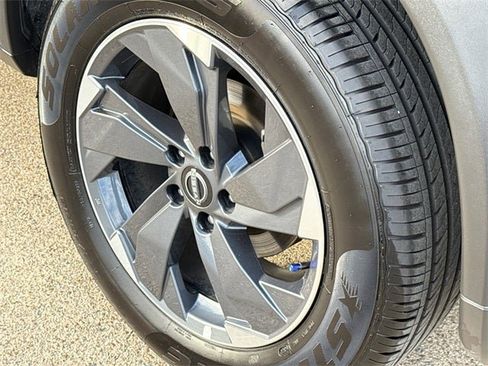 Certified 2024 Nissan Rogue SV image 11