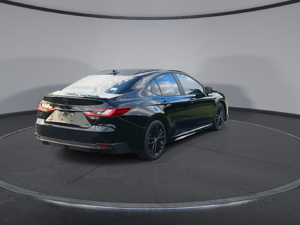 Used 2025 Toyota Camry SE FWD image 8