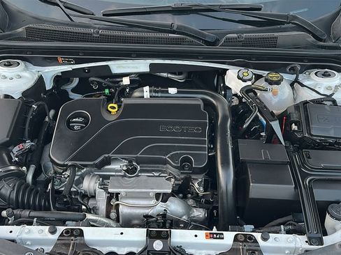 Used 2024 Chevrolet Malibu LT image 3