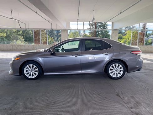 Used 2020 Toyota Camry LE FWD image 8