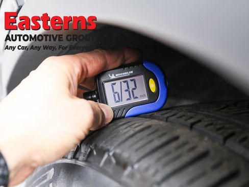 Used 2022 Volkswagen Tiguan SE R-Line image 28