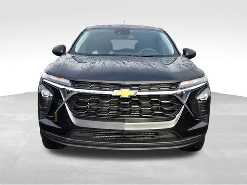 Used 2024 Chevrolet Trax LS image 8