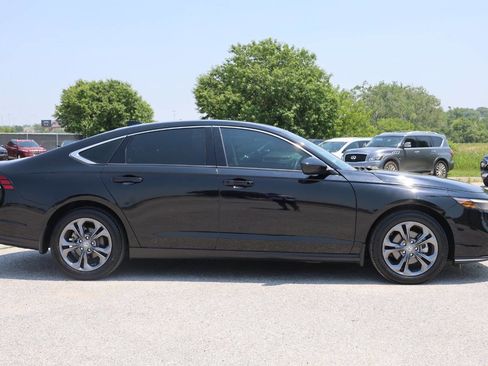Used 2023 Honda Accord EX image 7