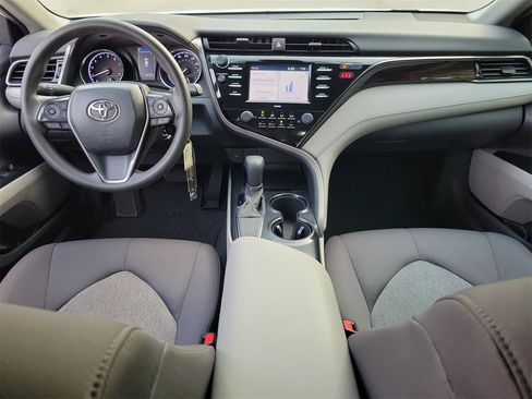 Used 2020 Toyota Camry LE image 12