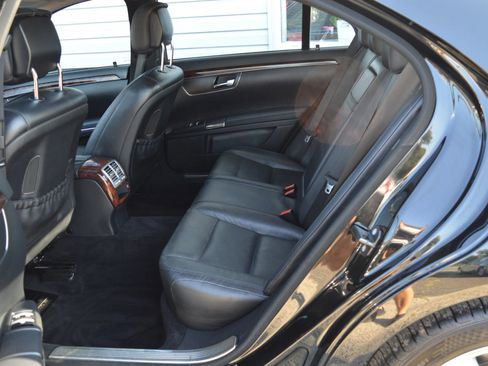 Used 2010 Mercedes-Benz S 550 S 550 4MATIC Sedan 4D image 14