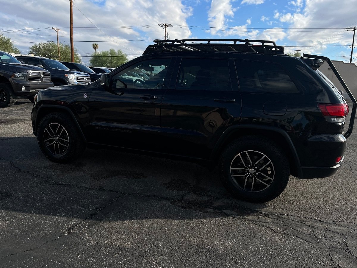 Used 2017 Jeep Grand Cherokee Trailhawk w/ Trailhawk Luxury Group AWD/4WD image 8