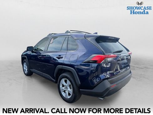 Used 2019 Toyota RAV4 XLE w/ Convenience Package FWD image 4