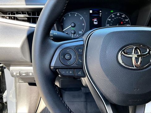 Used 2025 Toyota Corolla SE image 10