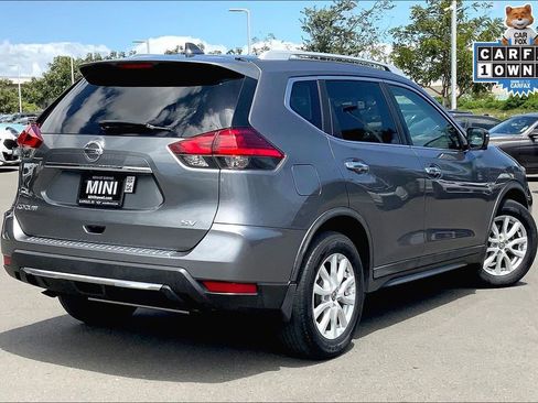 Used 2017 Nissan Rogue SV w/ SV Premium Package image 12