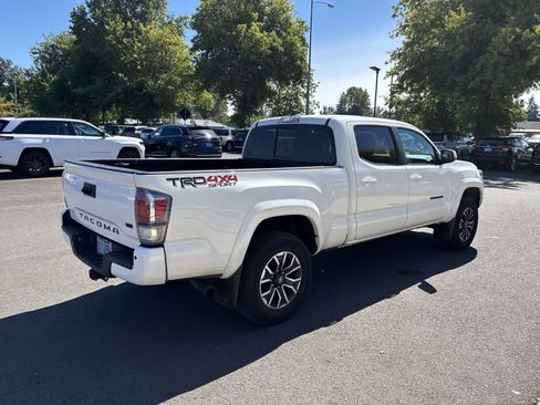 Used 2023 Toyota Tacoma TRD Sport w/ TRD Premium Sport Package AWD/4WD image 4