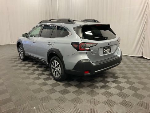 Used 2024 Subaru Outback Premium AWD/4WD image 4