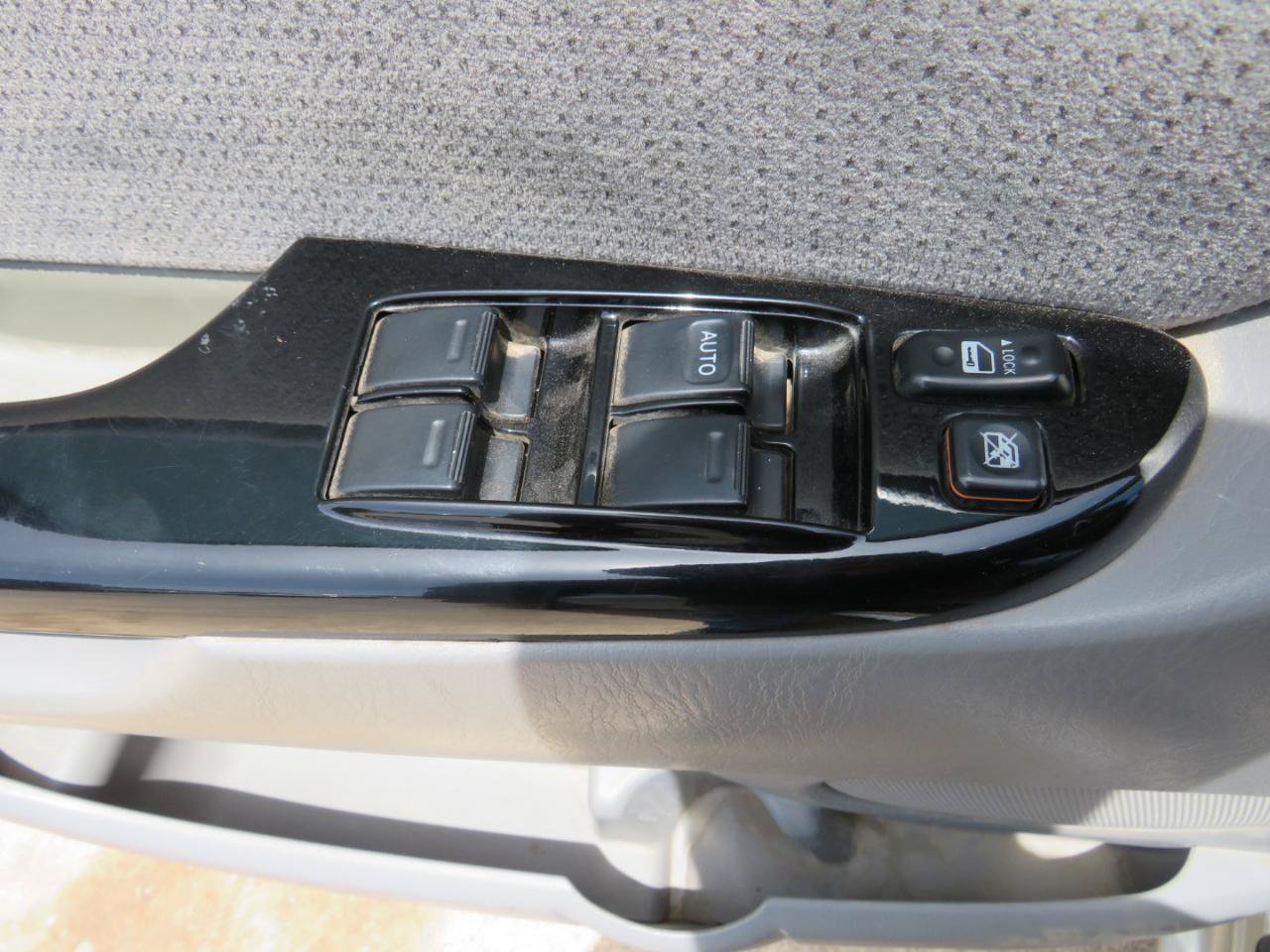 Used 2005 Toyota Sienna LE FWD image 11