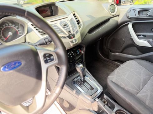 Used 2013 Ford Fiesta SE FWD image 14
