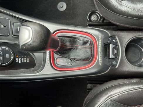 Used 2020 Jeep Compass Trailhawk image 32