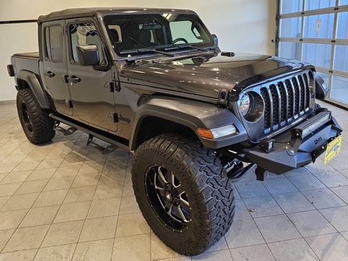 Used 2020 Jeep Gladiator Sport w/ Quick Order Package 24S image 8