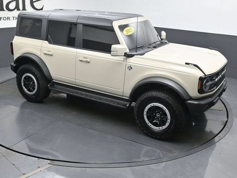 Used 2025 Ford Bronco Outer Banks w/ Sasquatch Package AWD/4WD image 39