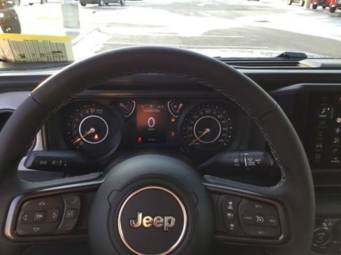 New 2026 Jeep Gladiator Sport AWD/4WD image 29