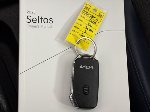 Certified 2025 Kia Seltos S AWD/4WD image 40