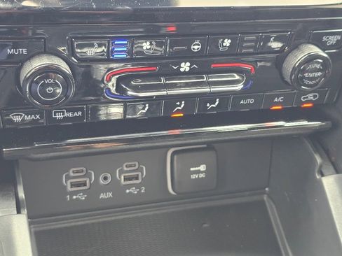 New 2025 Jeep Grand Cherokee Limited w/ Luxury Tech Group II image 12