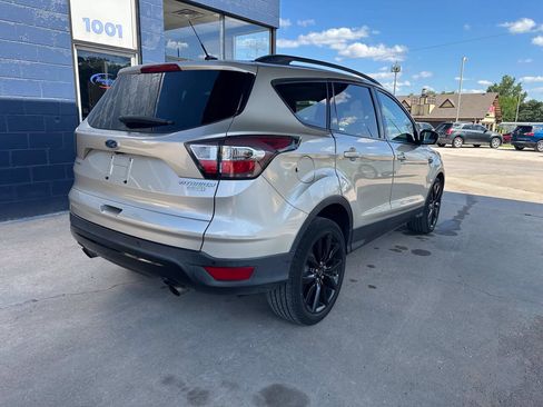 Used 2017 Ford Escape Titanium FWD image 10