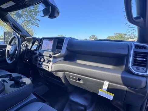 New 2024 RAM 4500 SLT w/ Quick Order Package 2YG SLT image 16