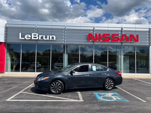 Used 2016 Nissan Altima 2.5 SV w/ Convenience Package FWD image 1