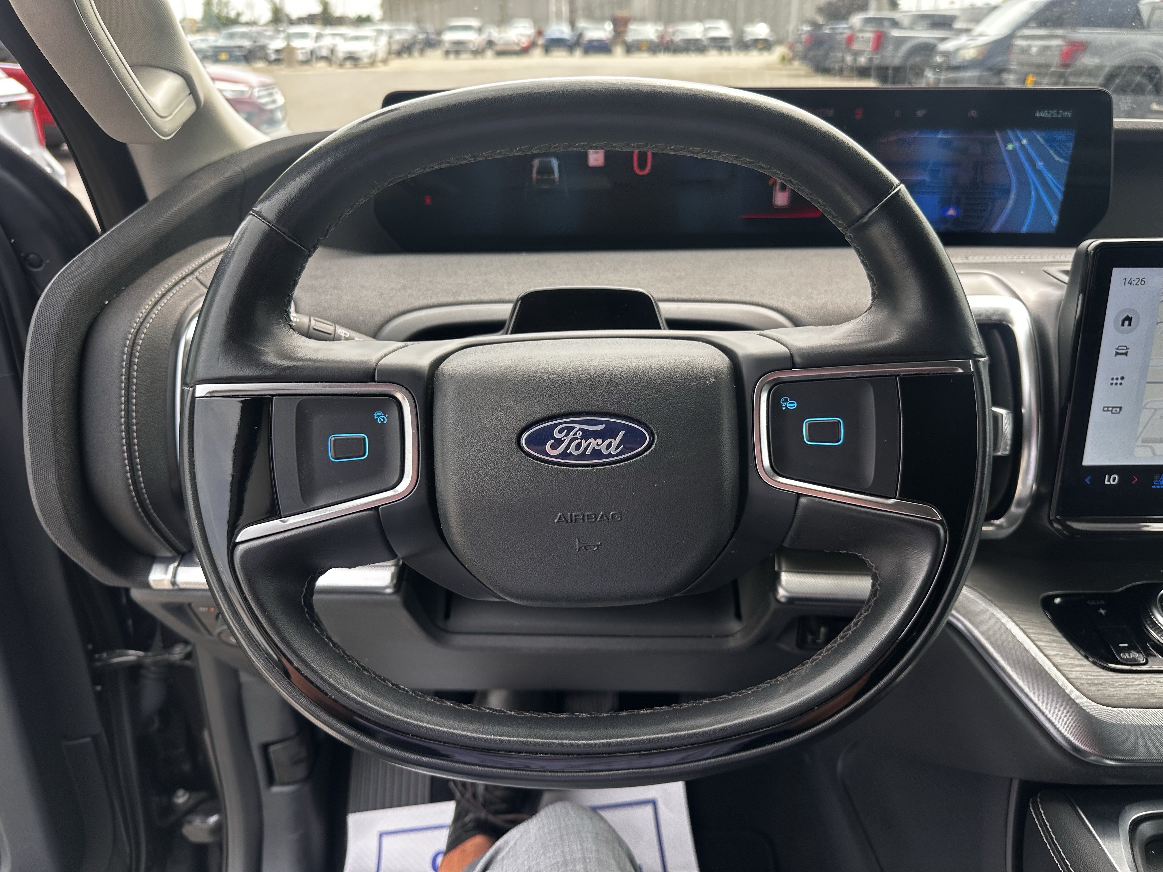 Certified 2025 Ford Expedition Max Platinum w/ Driver's Package AWD/4WD image 8