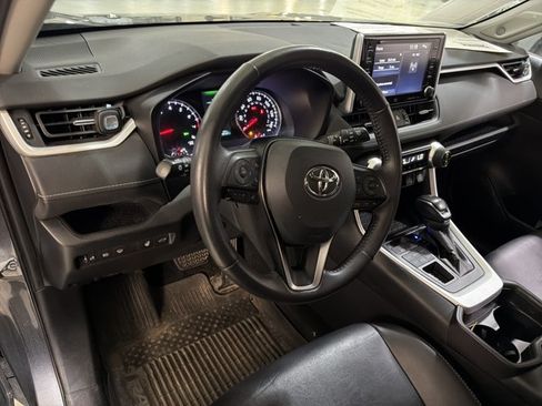Used 2020 Toyota RAV4 XLE Premium AWD/4WD image 9