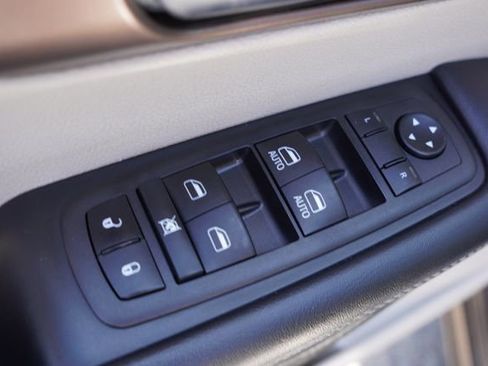 Certified 2023 Chrysler Voyager LX FWD image 24