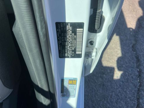 Used 2025 Hyundai Elantra Limited image 31