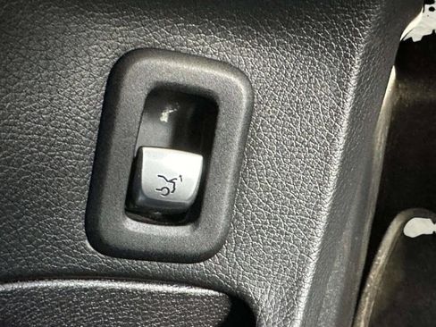 Used 2015 Mercedes-Benz C 300 C 300 4MATIC AWD 4dr Sedan image 38