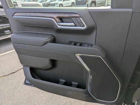 New 2026 GMC Sierra 1500 SLE w/ X31 Off-Road Package image 15