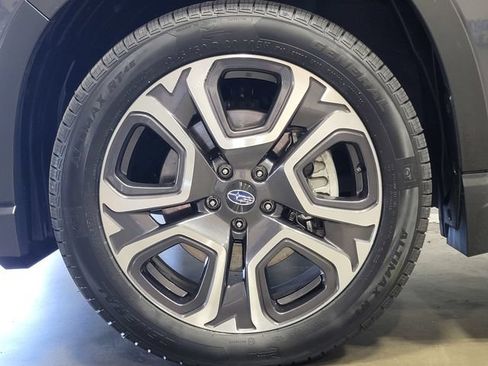 Used 2024 Subaru Ascent Touring AWD/4WD image 10