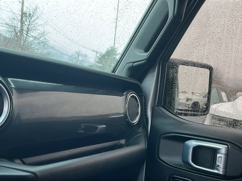 Used 2021 Jeep Wrangler Unlimited Sahara image 19