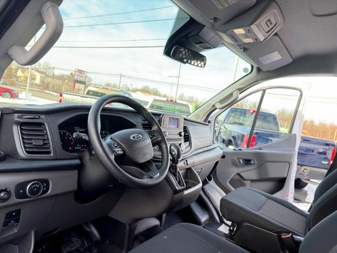 Used 2024 Ford Transit 250 Low Roof w/ Exterior Upgrade Package image 15
