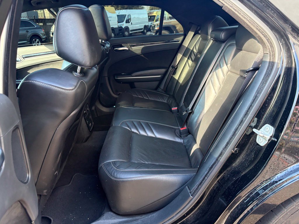Certified 2023 Chrysler 300 C RWD image 11