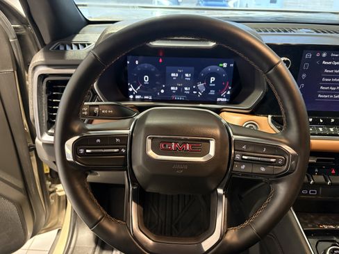 Used 2024 GMC Canyon AT4 w/ AT4 Premium Package image 11