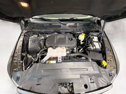 Used 2014 RAM 1500 Laramie w/ Convenience Group image 25