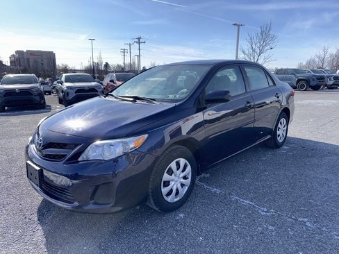 Used 2011 Toyota Corolla LE image 2